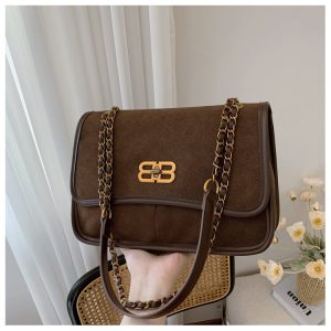 Mixed Material Chain Handbag with Magnetic Closure and Patchwork Design